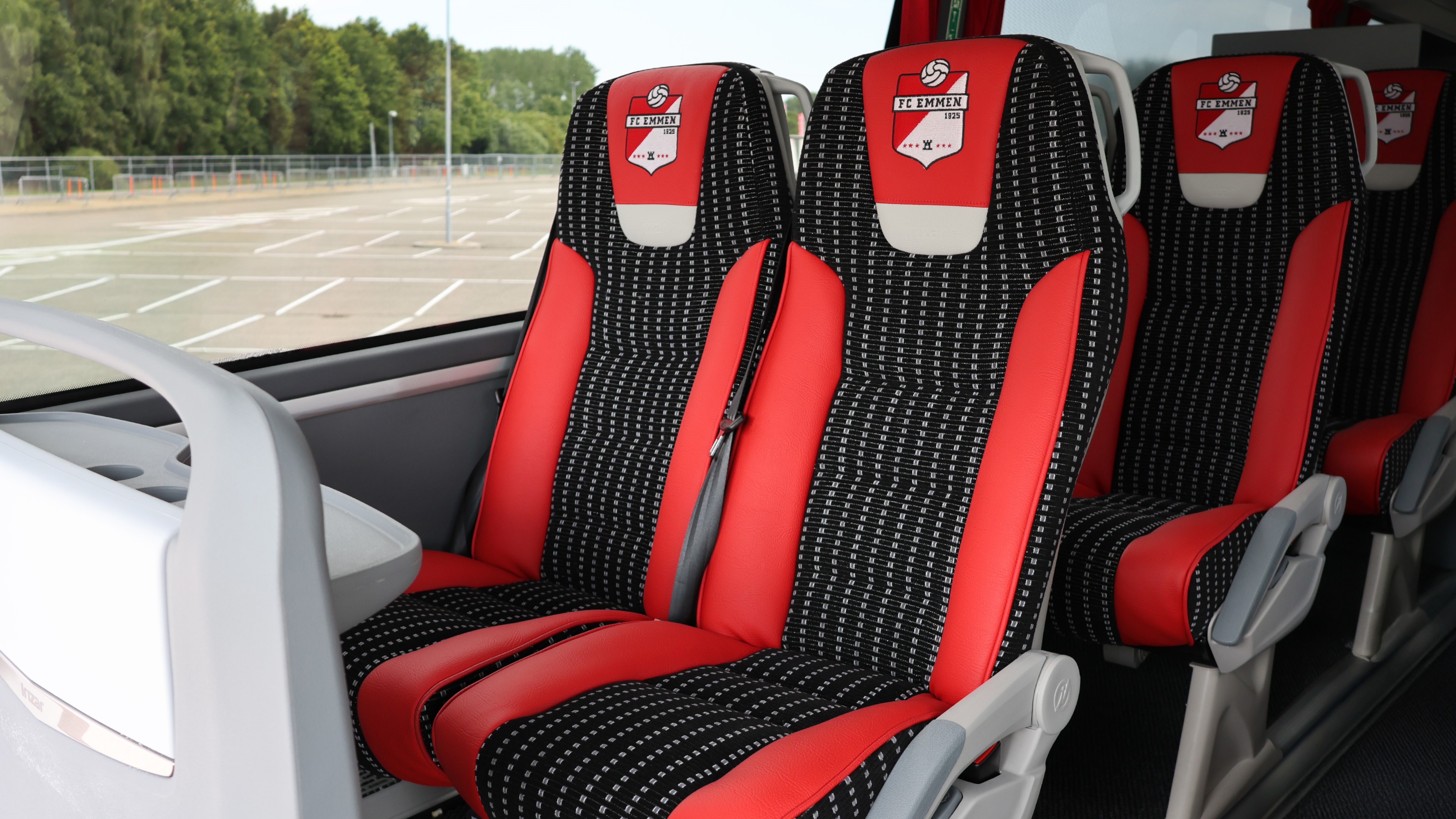 Spelersbus FC Emmen huren